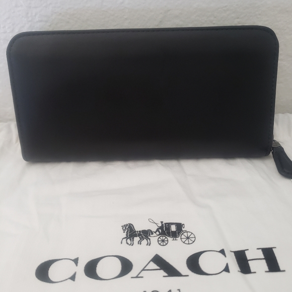 Coach Wallet - Picture 5 of 5